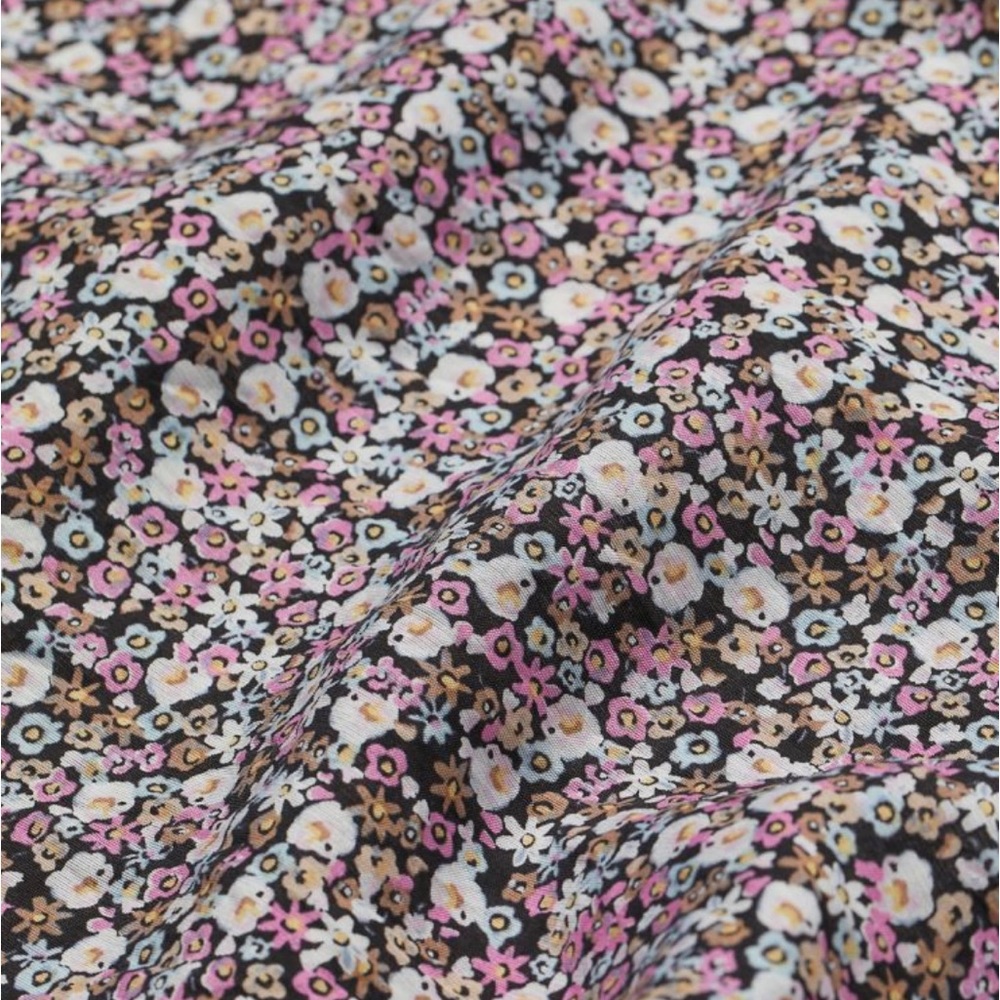 NWT ruffle collar floral blouse - Picture 3 of 8
